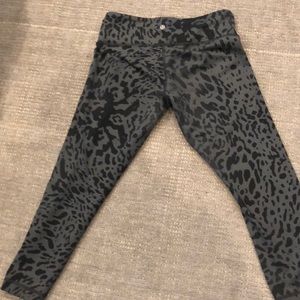 Lululemon crop pants, size 8,